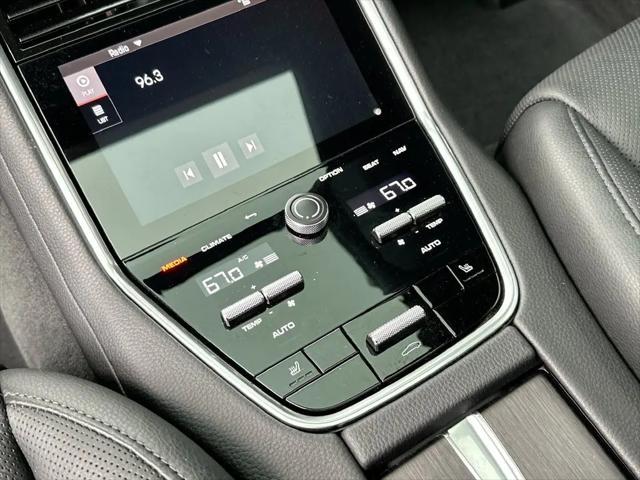 2023 Porsche Panamera 4 Platinum Edition