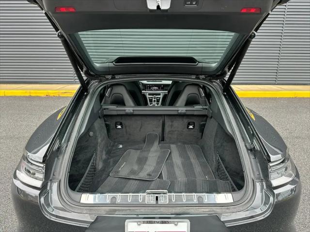 2023 Porsche Panamera 4 Platinum Edition