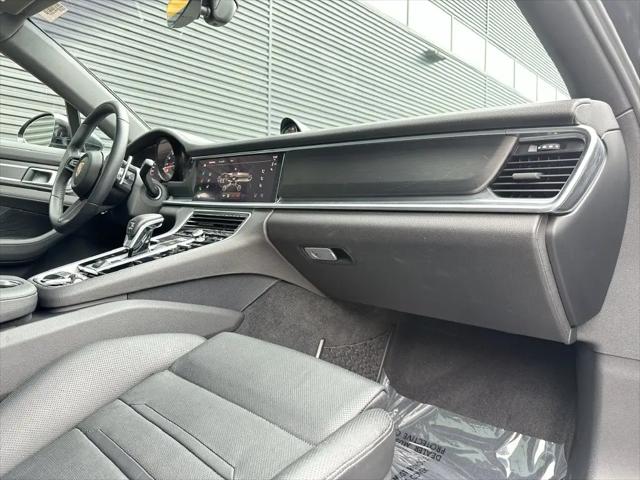 2023 Porsche Panamera 4 Platinum Edition