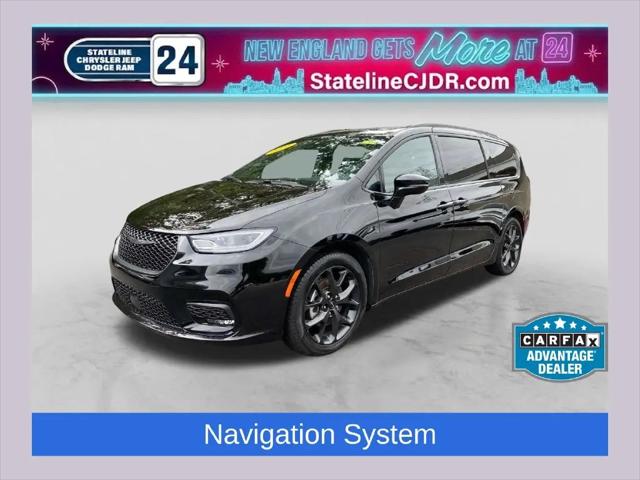 2025 Chrysler Pacifica Limited for sale in Somerset, MA