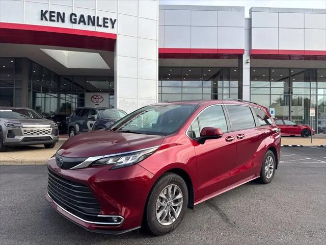2022 Toyota Sienna XLE for sale in Akron, OH