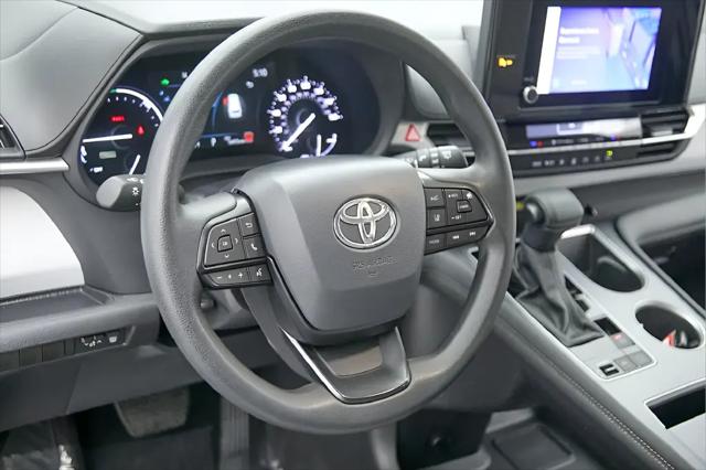 2025 Toyota Sienna LE