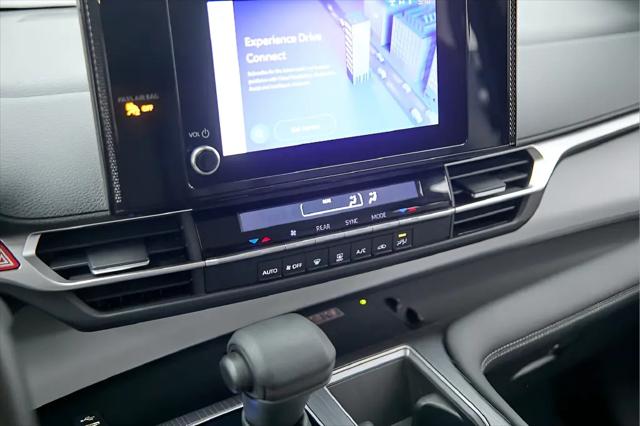 2025 Toyota Sienna LE