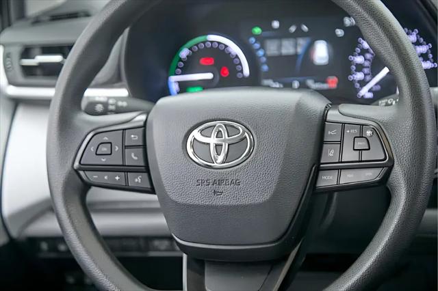 2025 Toyota Sienna LE