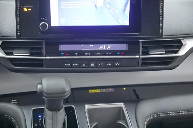 2025 Toyota Sienna LE