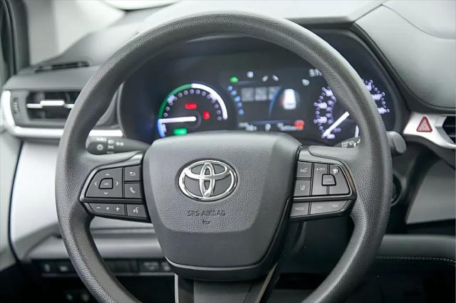2025 Toyota Sienna LE