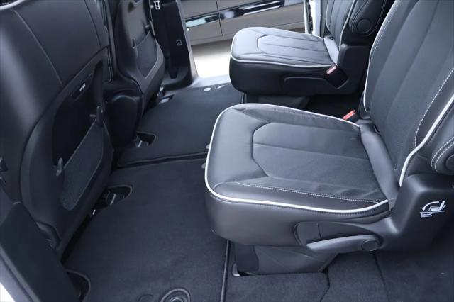 2027 Chrysler Pacifica Limited
