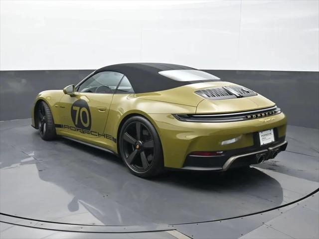 2026 Porsche 911 Carrera 4 GTS Cabriolet