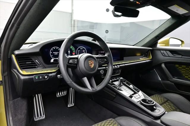 2026 Porsche 911 Carrera 4 GTS Cabriolet