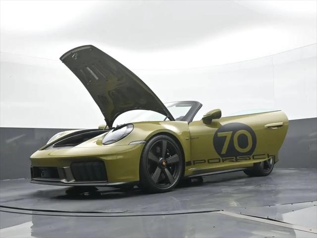 2026 Porsche 911 Carrera 4 GTS Cabriolet