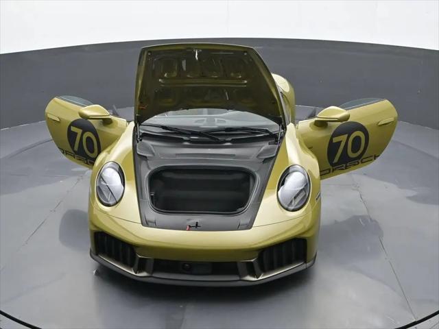 2026 Porsche 911 Carrera 4 GTS Cabriolet