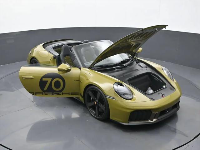 2026 Porsche 911 Carrera 4 GTS Cabriolet