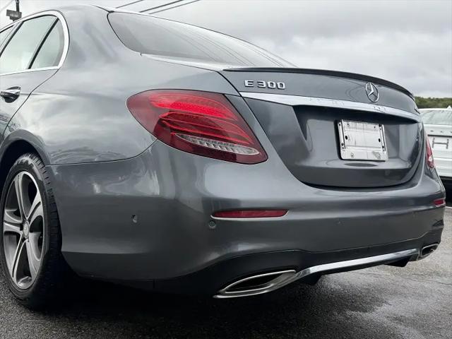 2017 Mercedes-Benz E-CLASS E 300 E 300