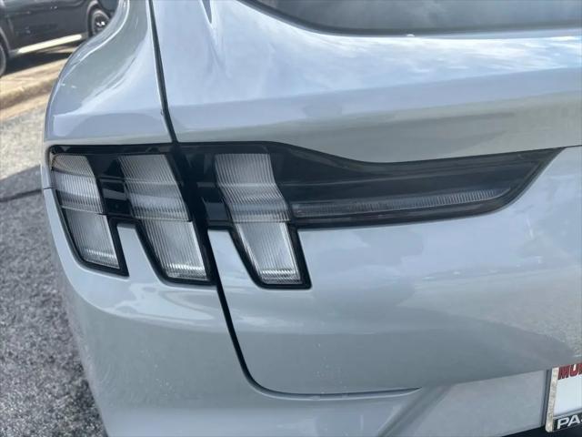 2022 Ford Mustang Mach-E Select