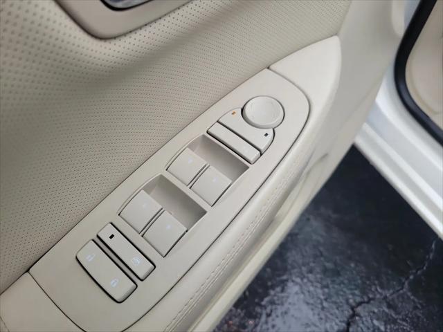 2011 Cadillac DTS Premium Collection