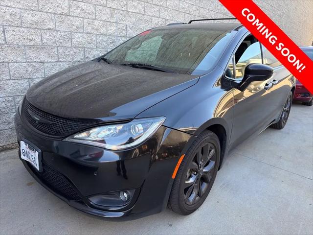 2020 Chrysler Pacifica Touring L