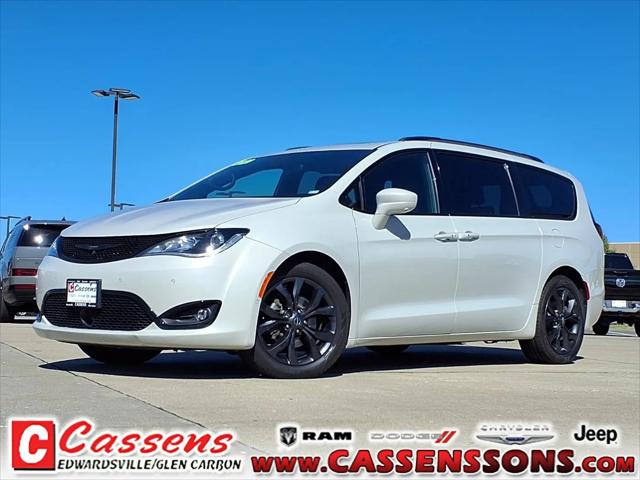2020 Chrysler Pacifica 35th Anniversary Touring L Plus for sale in Glen Carbon, IL