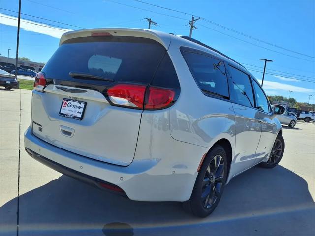 2020 Chrysler Pacifica 35th Anniversary Touring L Plus