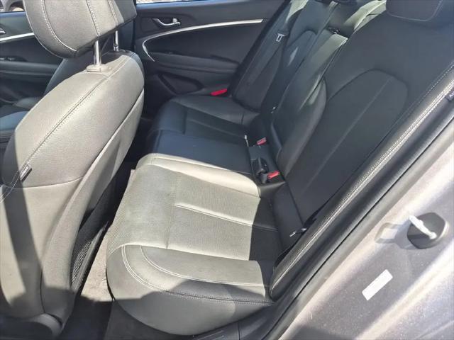 2025 Genesis G70 2.5T RWD