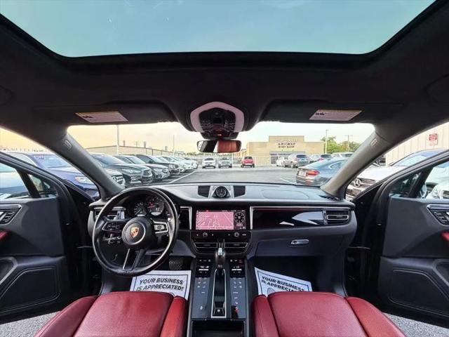 2023 Porsche Macan Base