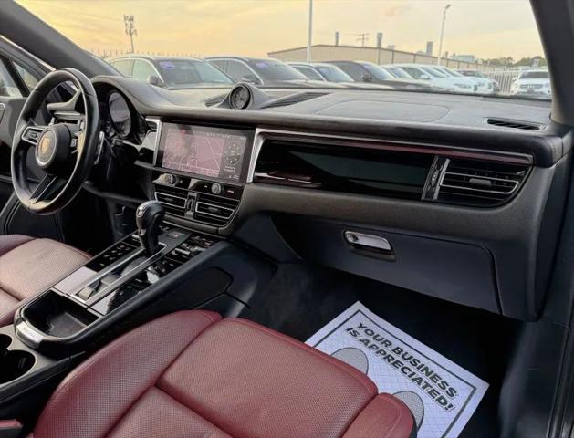 2023 Porsche Macan Base