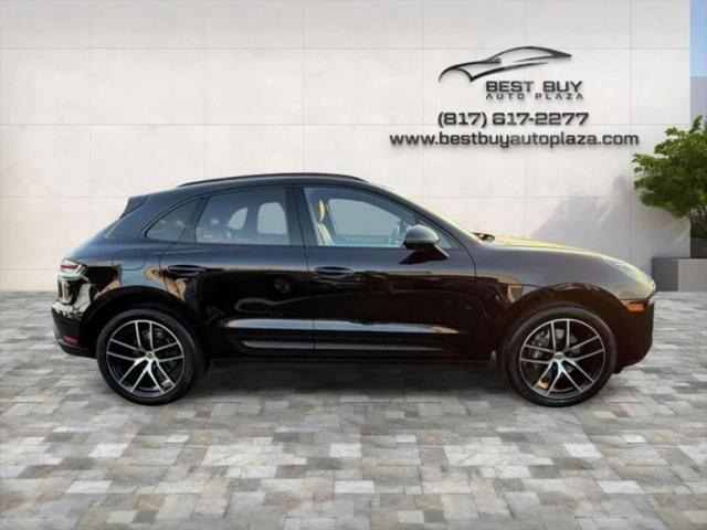 2023 Porsche Macan Base