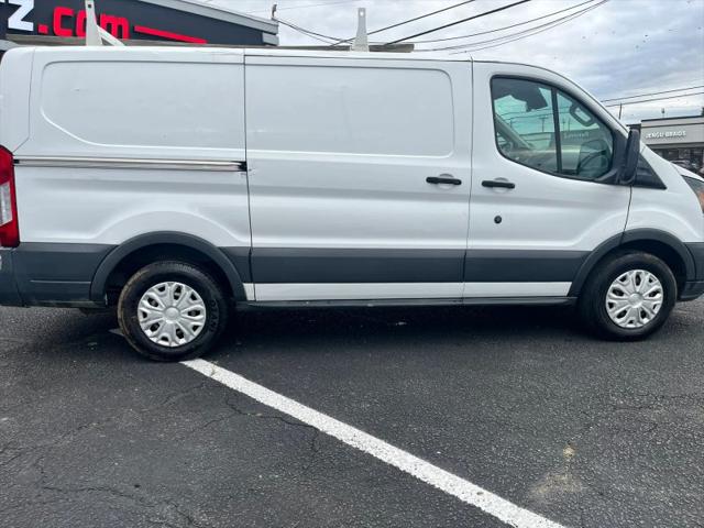 2016 Ford Transit w/Sliding Side Door w/RWB