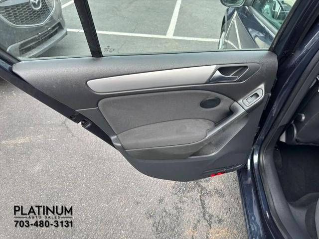 2013 Volkswagen Golf 2.5L 4-Door