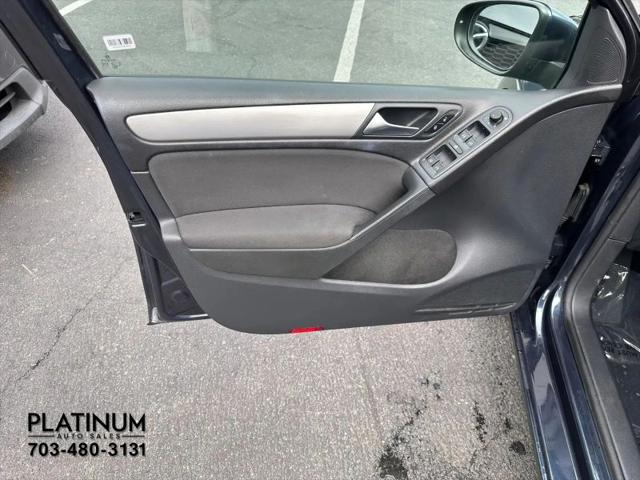 2013 Volkswagen Golf 2.5L 4-Door