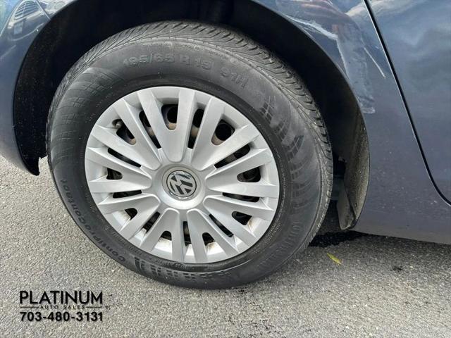 2013 Volkswagen Golf 2.5L 4-Door