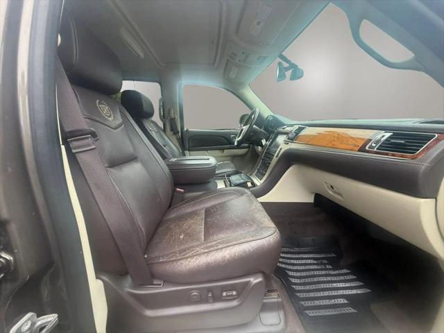 2013 Cadillac Escalade Platinum Edition