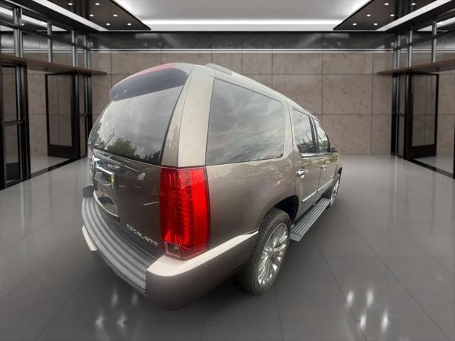2013 Cadillac Escalade Platinum Edition