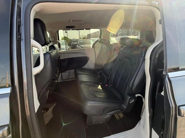 2017 Chrysler Pacifica Touring-L