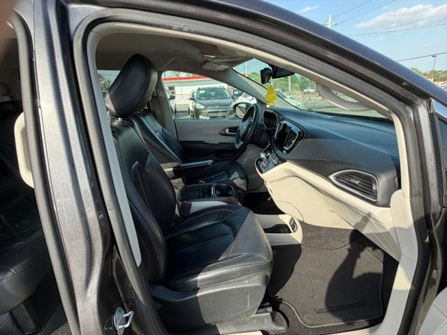 2017 Chrysler Pacifica Touring-L