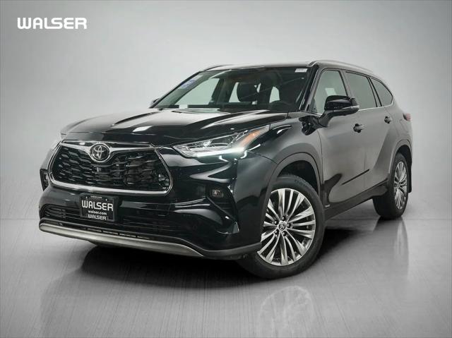 2025 Toyota Highlander Hybrid Platinum for sale in Burnsville, MN