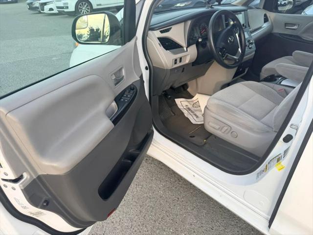 2015 Toyota Sienna LE 7 Passenger