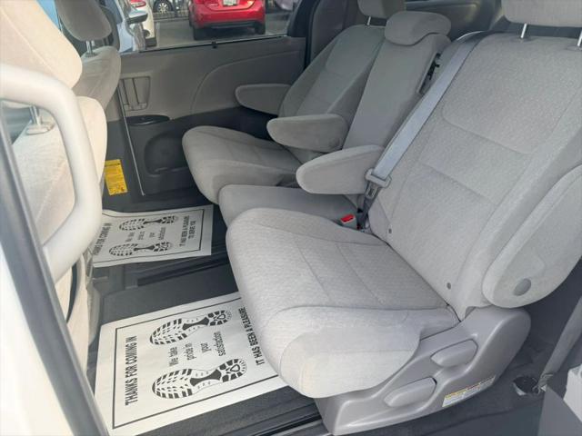 2015 Toyota Sienna LE 7 Passenger