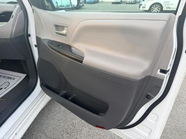 2015 Toyota Sienna LE 7 Passenger