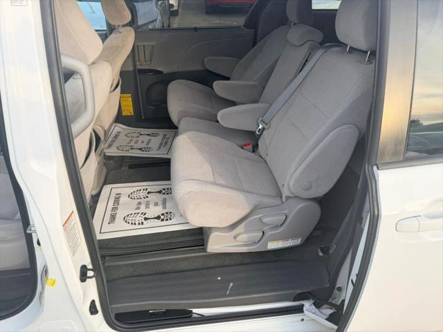 2015 Toyota Sienna LE 7 Passenger