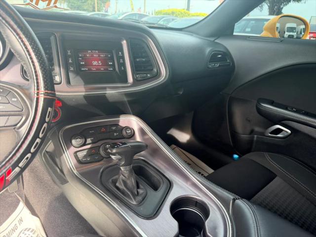2017 Dodge Challenger SXT