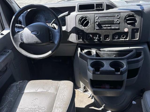 2014 Ford E-350 Super Duty XLT