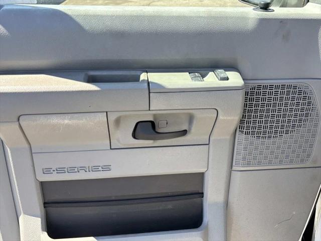 2014 Ford E-350 Super Duty XLT
