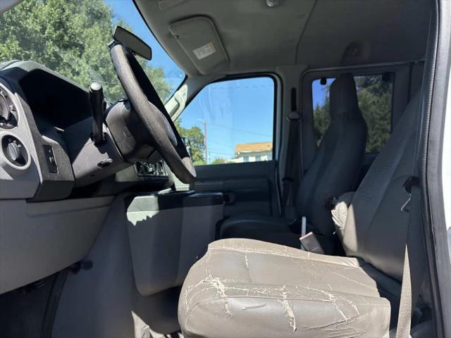2014 Ford E-350 Super Duty XLT