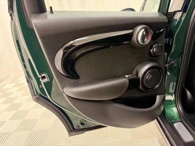 2017 MINI Hardtop Cooper