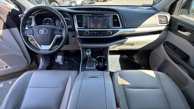 2016 Toyota Highlander XLE V6