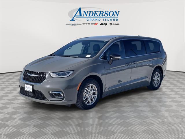 2025 Chrysler Pacifica Select for sale in Grand Island, NE