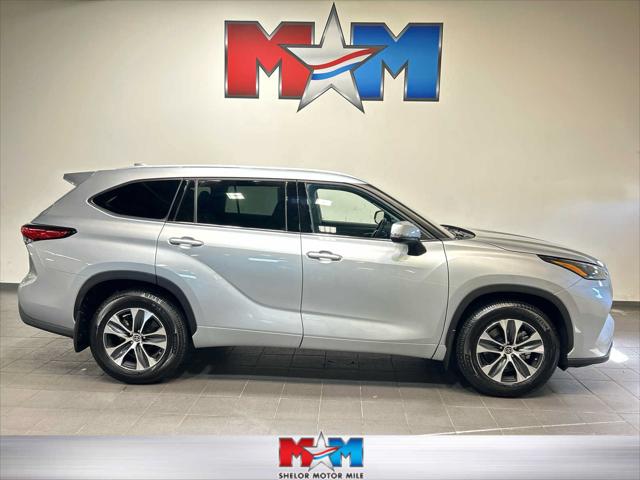 2022 Toyota Highlander XLE 2022 Toyota Highlander XLE