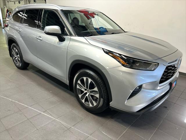 2022 Toyota Highlander XLE 2022 Toyota Highlander XLE
