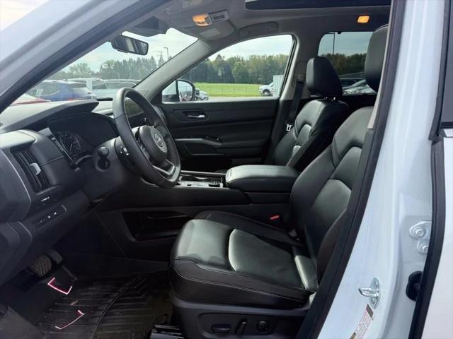 2025 Nissan Pathfinder SL 4WD 2025 Nissan Pathfinder SL 4WD