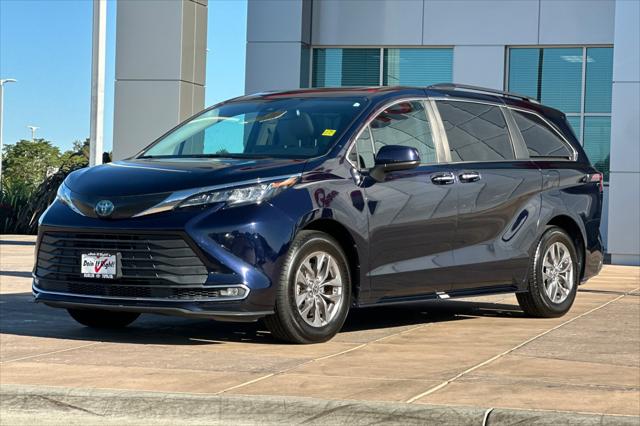 2023 Toyota Sienna XLE